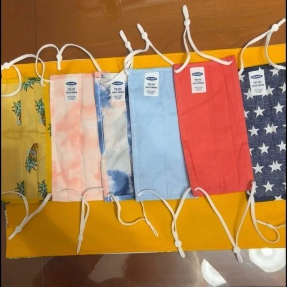 NWOT-OLD Navy Adult Summer Print Cloth Masks - Picture 3 of 3